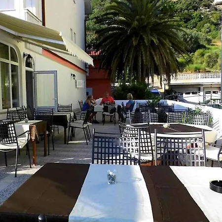Galeb2 * Supetarska Draga