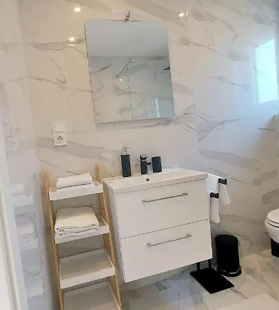 לינה וארוחת בוקר Galeb2