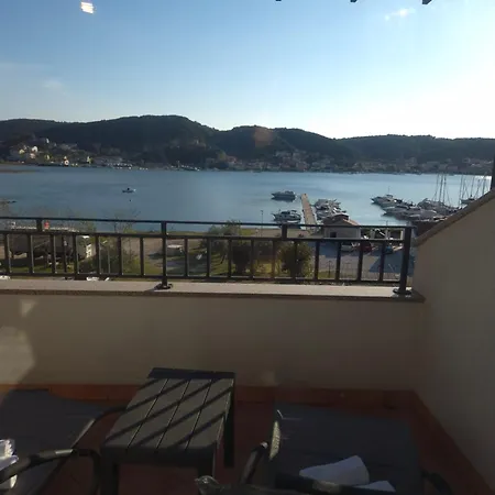 Galeb2 4* Supetarska Draga
